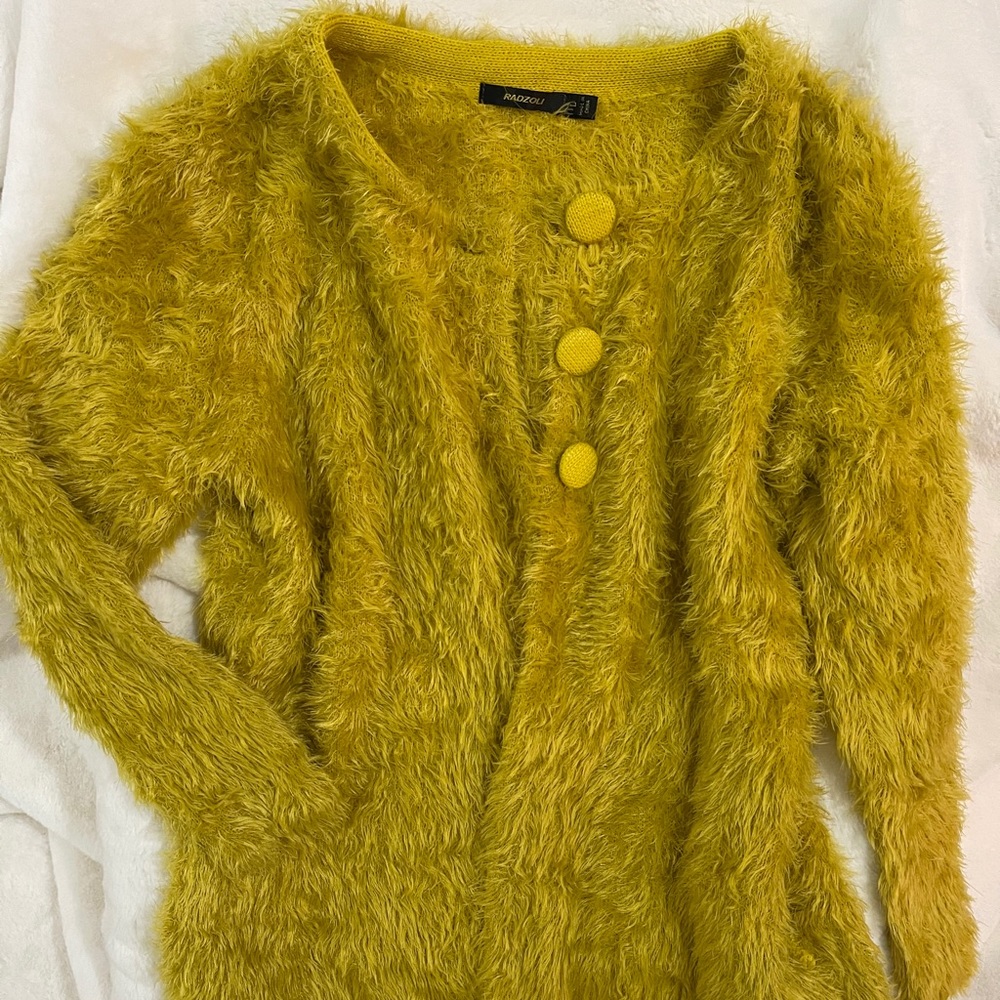 Radzoli sweater